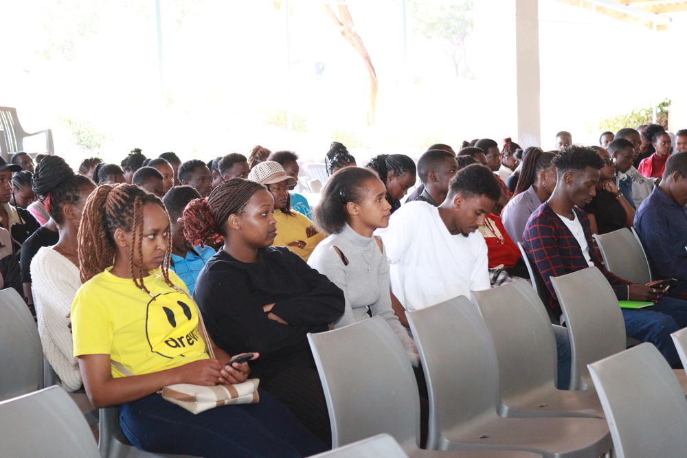 Missionary Nurse talks to Nursing students